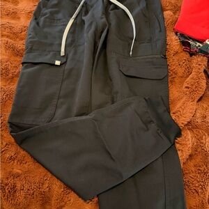 Women’s Fabletics scrub bottoms black